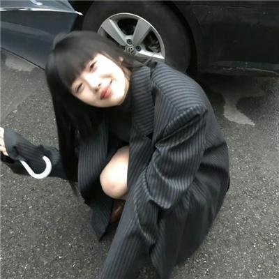 闭上眼睛活着很容易